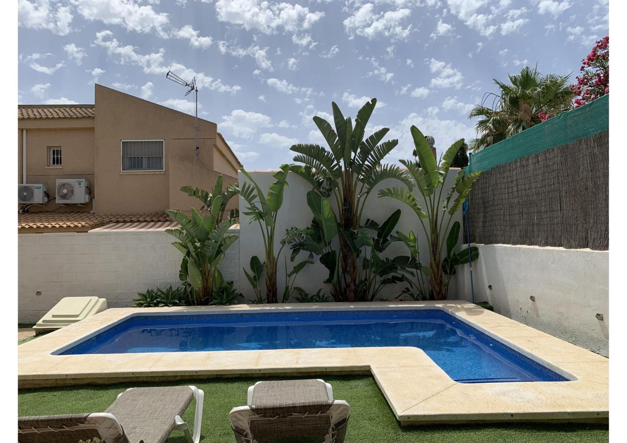 Bungalow Amerador El Campello Luaran gambar