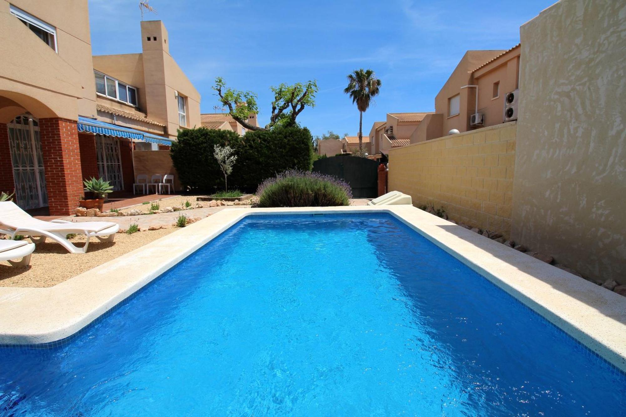 Bungalow Amerador El Campello Luaran gambar